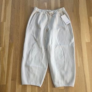 Lululemon Mixed Fabric Relaxed-Fit Tapered HR Pant in Bone (off white)